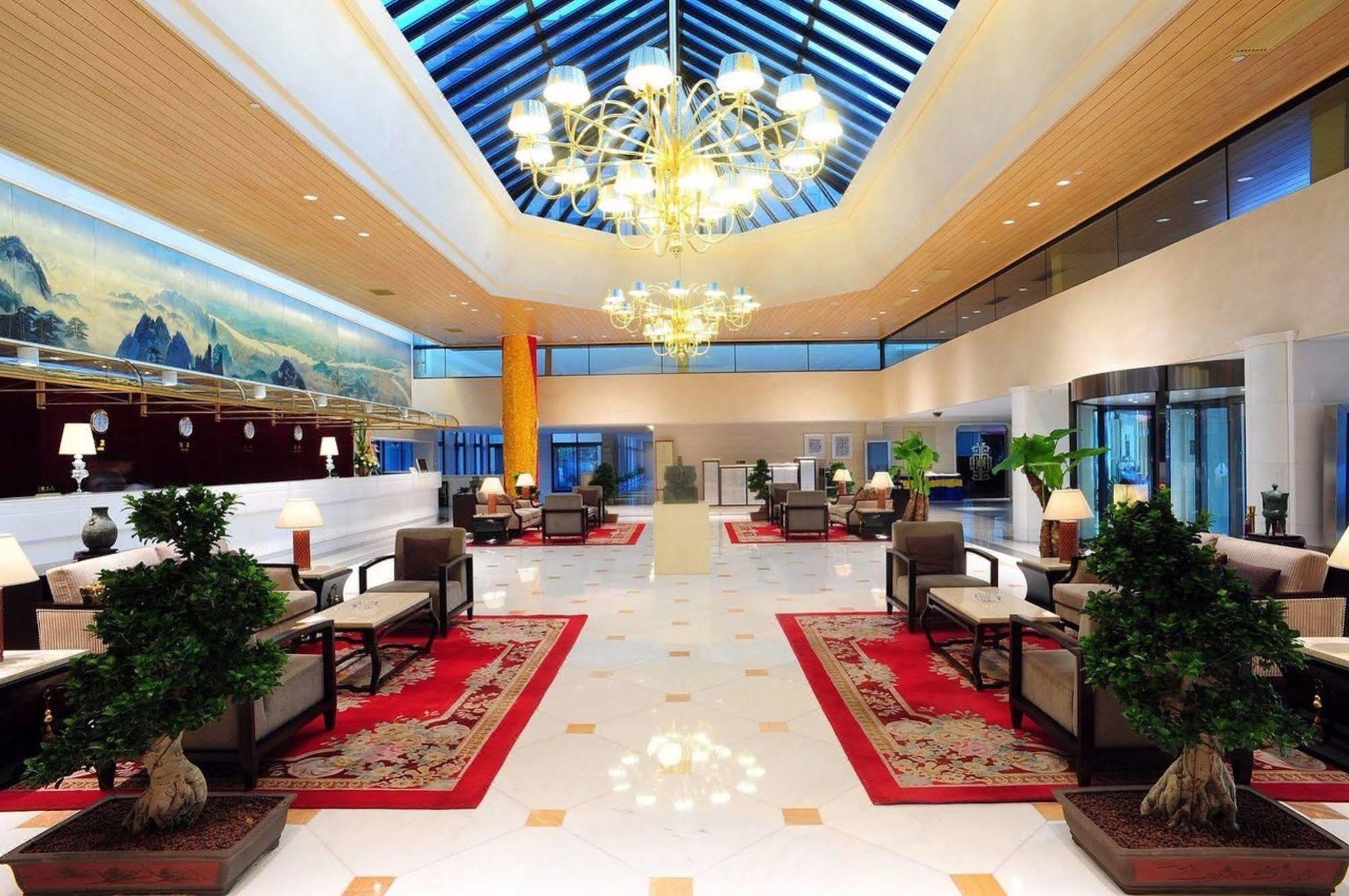 Jianguo Hotel Xi'An Сиан Екстериор снимка